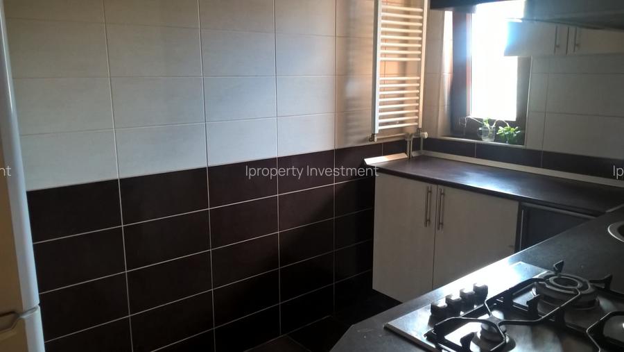 Închiriere Apartament 3 camere tip penthouse în zona metrou 1 Mai - 13