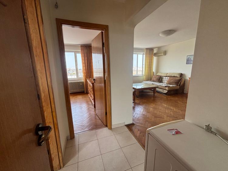Inchiriere apartament cu 3 camere cu vedere la Sala Palatului