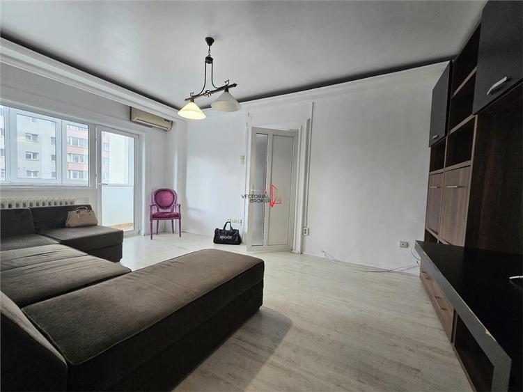 Apartament renovat, etaj 3/8 in bloc stradal Calea Mosilor Bd Carol