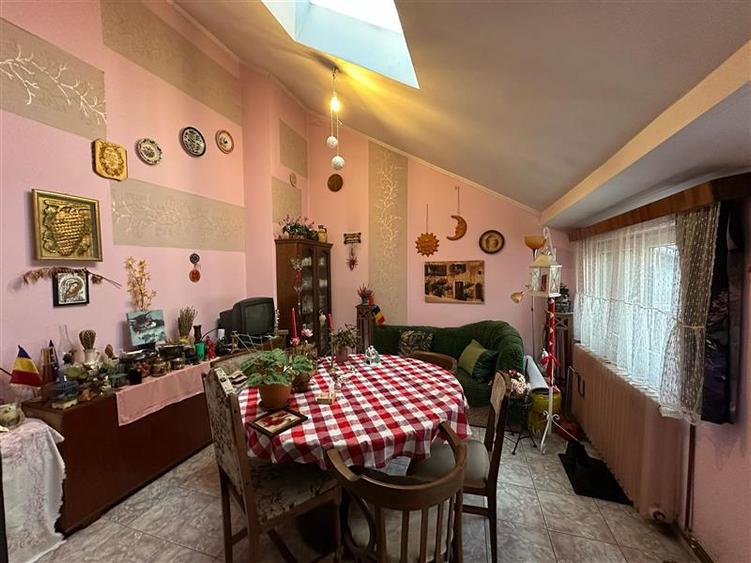 Bocsa Montana, Casa Solida + Gradina, Strada Principala