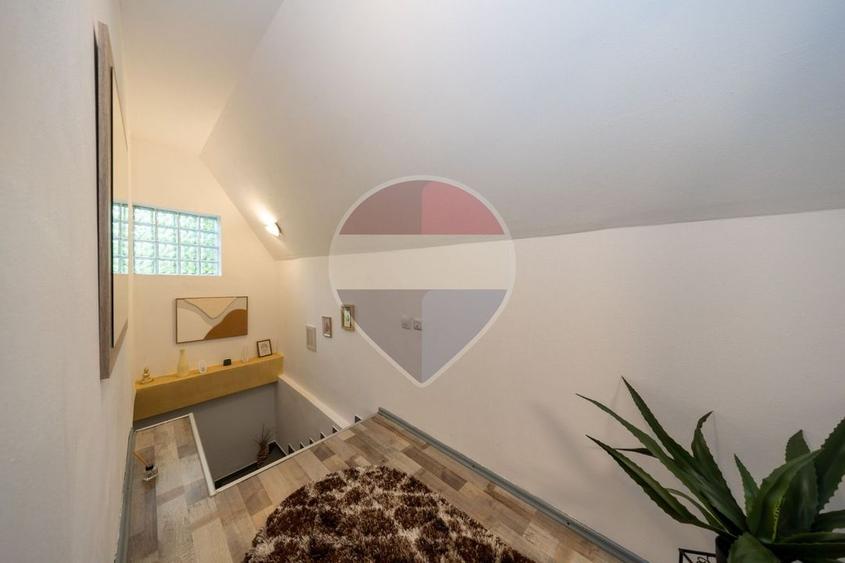 Casă / Vilă cu 3 camere de vânzare, în zona Centrul Istoric!