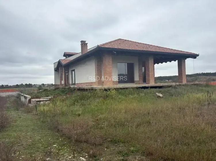 Casa 10 camere Nefinalizata 600 m Utili 2500 m Teren Padure 400 m - 3