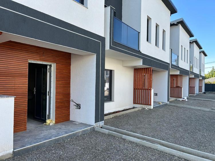 Casă înșiruită 4 camere, 2 băi cu geam – Popas Păcurari, str. Cuza Vodă, IAȘI