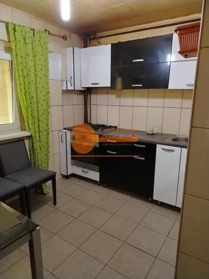 Apartament cu 4 camere in zona Gorjului