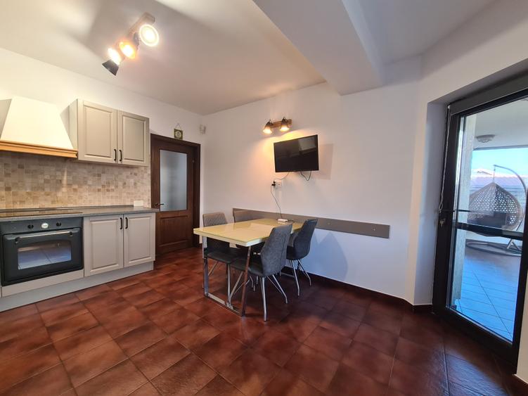 OMNIA-Proprietati alese! Casa ta. Asfalt,canalizare. Spatioasa, surprinzatoare!