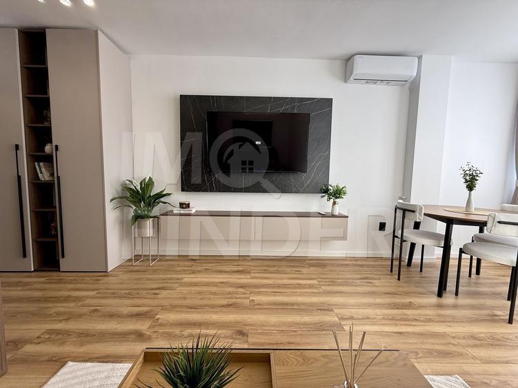 Garsonieră renovată, mobilată nou, etaj 7/10 – Gheorgheni, str. Detunata
