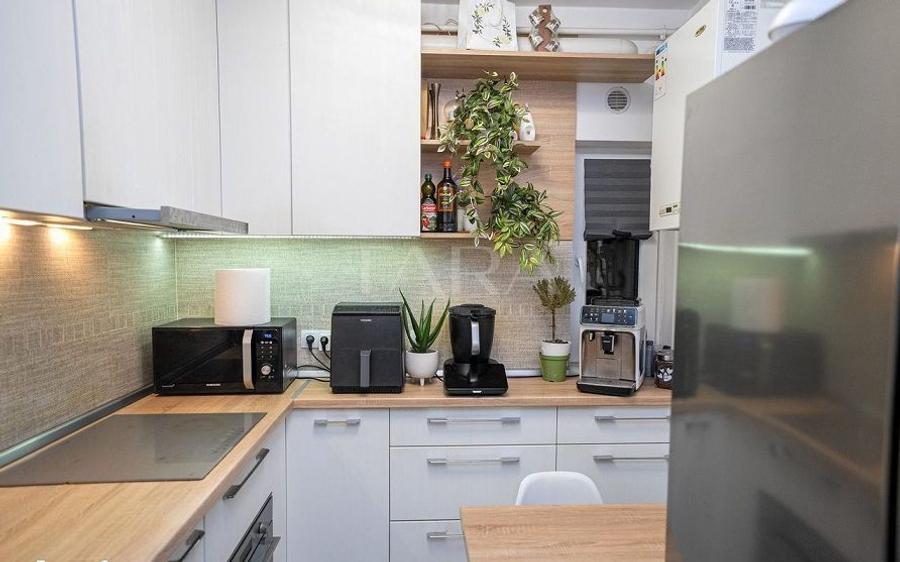 Apartament 4 Camere decomandate. Zona Rivus, inclus 2 Parcari. Clasa A