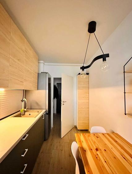 Inchiriere 2 camere cu curte proprie | loc de parcare