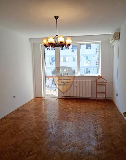 4 camere Ultracentral Stefan cel Mare 86mp balcon 2 bai etaj 4/4 gaze la usa