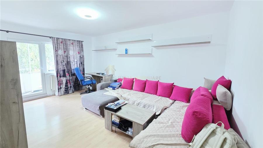 APARTAMENT 4 CAMERE 92 MP PLOPILOR PARCUL BABES