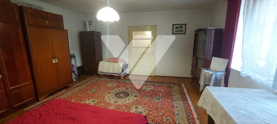 Casa individuala din 2 corpuri 6 camere 2 bai teren 2109 mp Rusi Sibiu