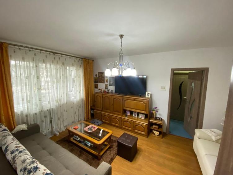 Apartament cu 2 camere, et 1/4, zona Tatarasi