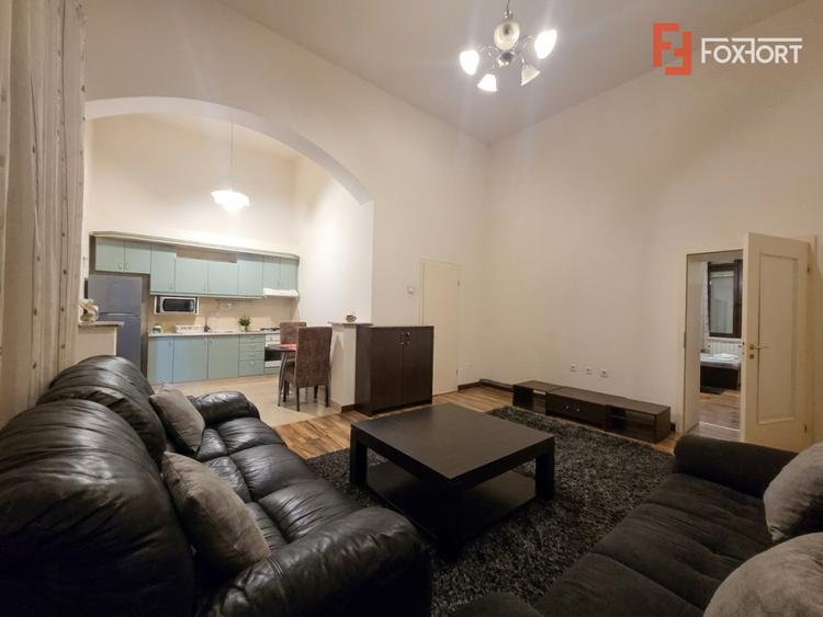 Apartament cu 2 camere semidecomandat, et 1, zona Centrala