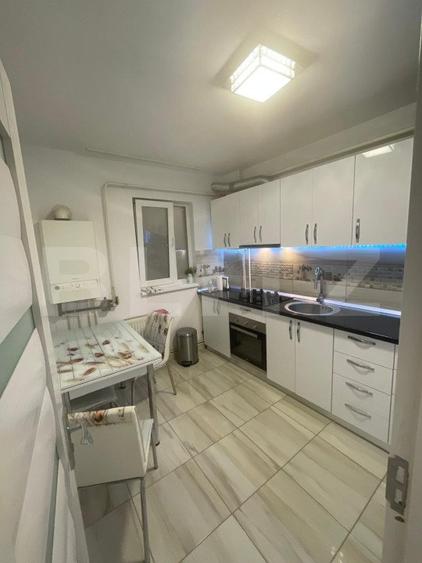 Apartament 3 camere decomandat, 68 mp, Craiovita, zona Orizont