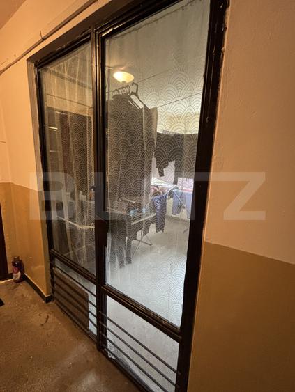 Apartament 3 camere, 56 mp, zona Dambu