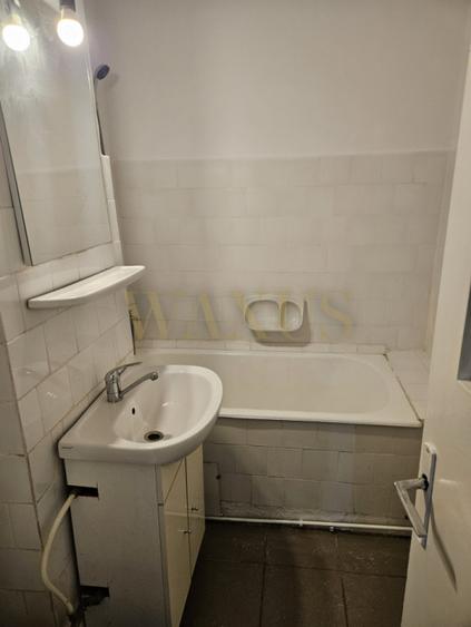 Apartament 2 camere decomandat.