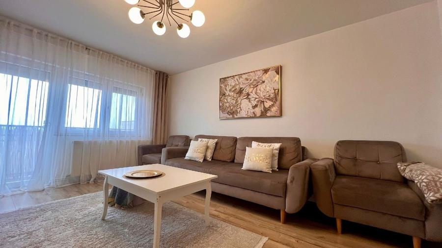 Vând apartament 5 camere