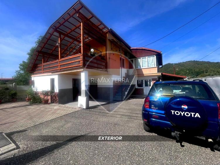 De inchiriat: spatiu comercial 110 mp, zona URBIS Baia Mare