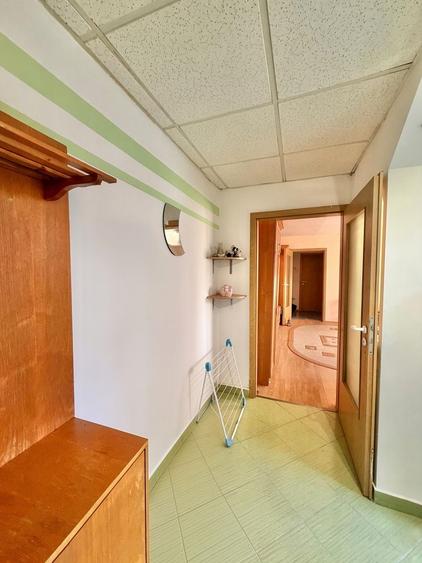 Apartament 2 camere, etaj 3, semidecomandat, zona Dambovita-Flavia