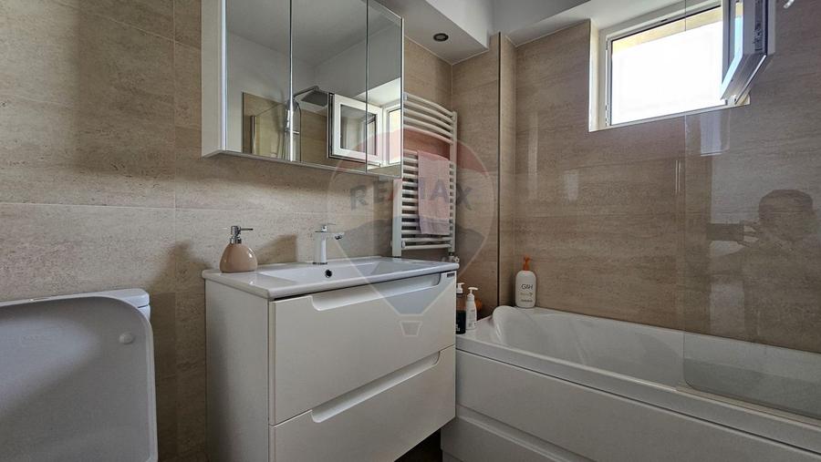 Apartament cu 3 camere decomandat de vânzare Burdujeni, Suceava