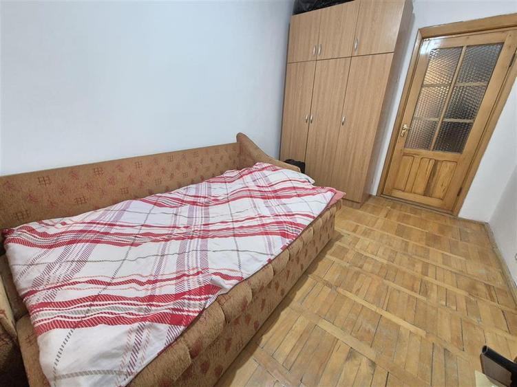 Apartament 3 camere, 2 bai, DECOMANDAT, ETAJ 1, Pacurari