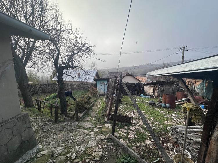 Proprietate de vânzare – Casă + anexă + teren 523 mp – Călugăreni