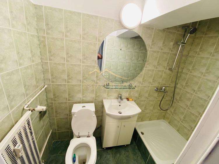 Apartament spațios cu 4 camere, vedere spectaculoasă către Palatul Parlamentului
