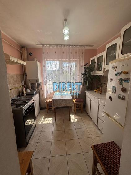 Aparetament 2 camere etaj 3