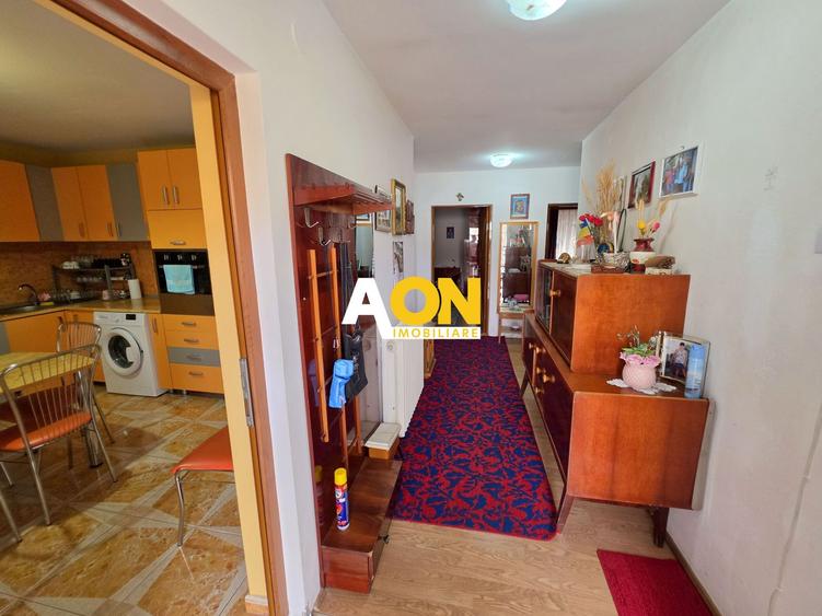 Casă 3 camere, 630 mp teren, zona Schit, Cetate