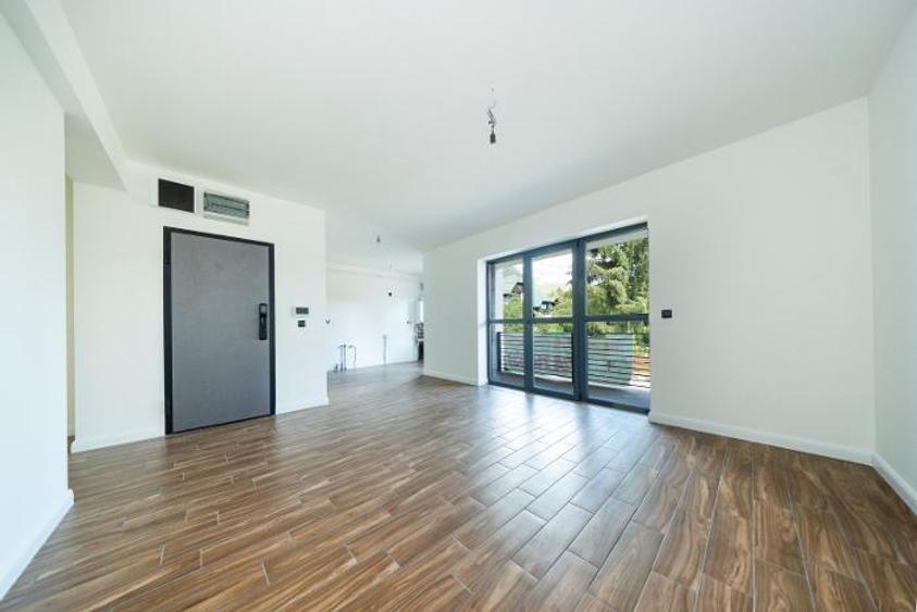 2 camere complex exclusivist, finalizat 2025, 70mp, 2 terase, la 300m de Peles