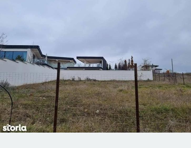 Teren intravilan 650 mp + cotă indiviză 76 mp din drumul de acces | Moara de Vân