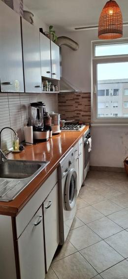 Apartament 3 camere, etaj 10, Titan — bloc reabilitat termic, lângă Parcul IOR