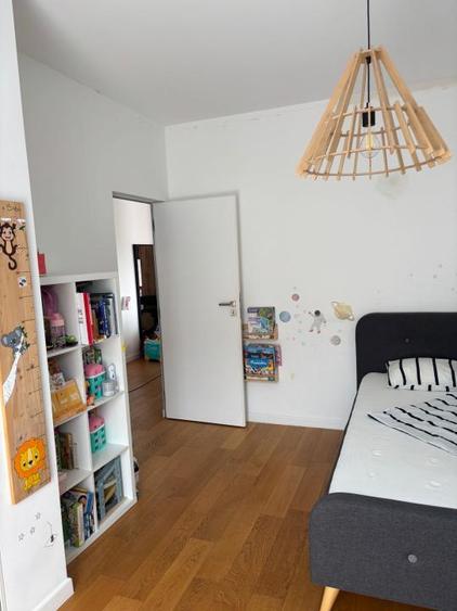 Apartament cu 3 camere semidecomandat în Florești