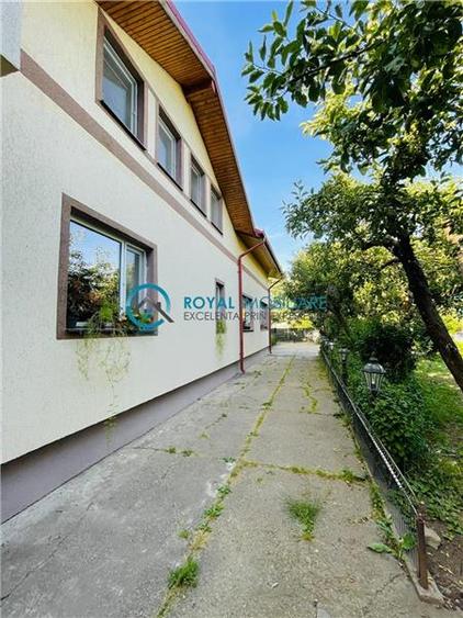 Royal Imobiliare - Vanzare Vila cu 6 camere zona B-dul Bucuresti