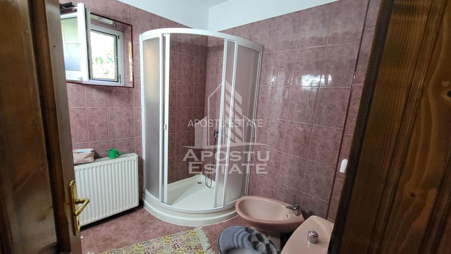 Casa individuala,4 camere,2 bai,garaj,Calea Aradului - 25