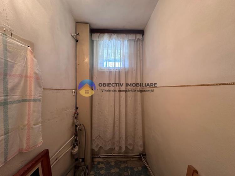 Apartament 3 camere de vânzare - Zona Centrală / 2 băi