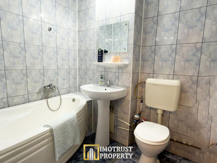 Apartament tip Samanta cu garaj de vânzare în zona Polivalentă