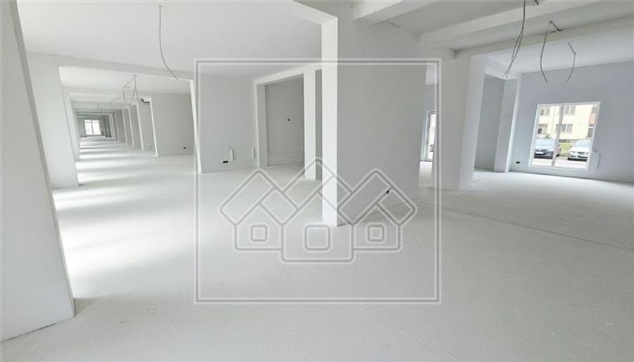 Spatiu comercial de inchiriat in Sibiu - 620 mp