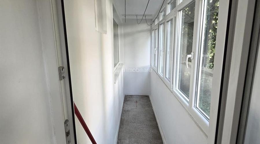APARTAMENT DE VÂNZARE CU DOUĂ CAMERE IN ZONA DRUMUL TABERI SEC.6 - 6