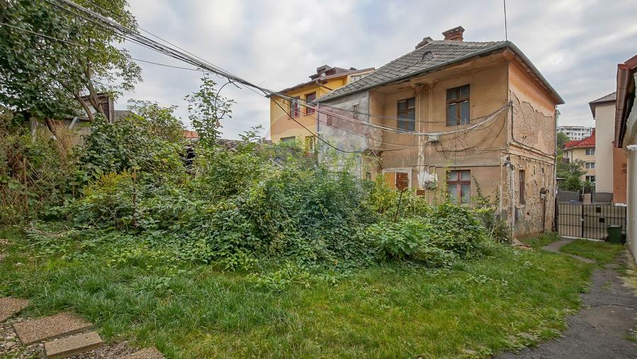 Clădire pt clinică stomatologică 10 camere, S + P + E, teren 282 mp