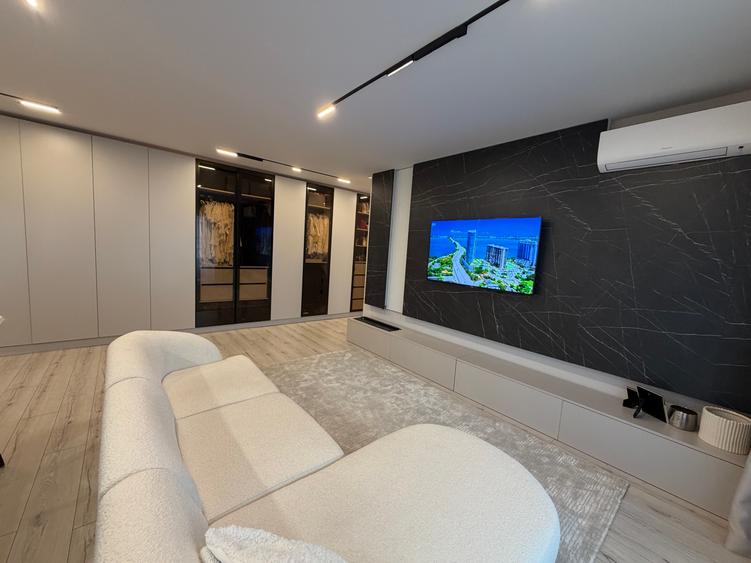 Apartament cu vedere la lac în GranVia Lake,mobilat complet,parcare inclusă
