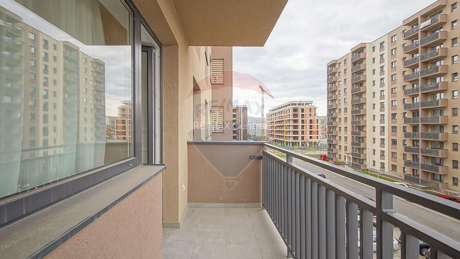 Apartament cu 3 camere, prima închiriere, în zona Tractorul - 18