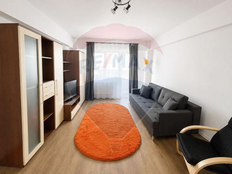 Apartament spatios, 3 camere si loc de parcare inclus-B-dul Garii