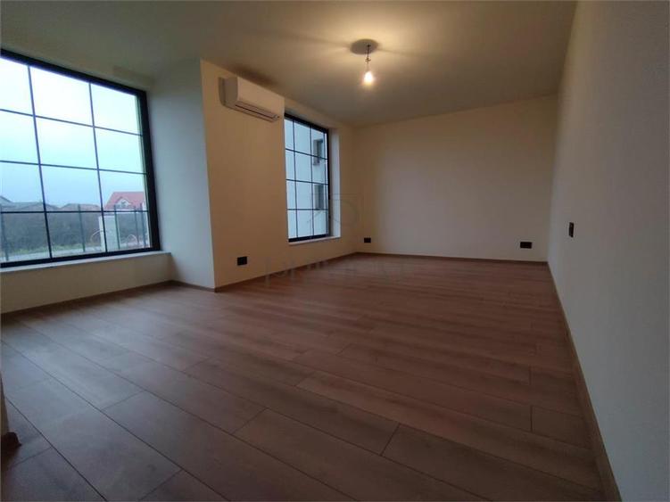 Duplex proiect deosebit - semimobilat - suprafete foarte generoase - zona foart