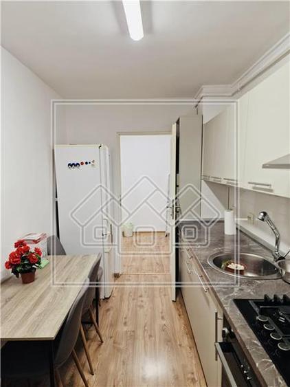 Apartament cu 3 camere, 66 mp utili + pivnita, Zona Terezian