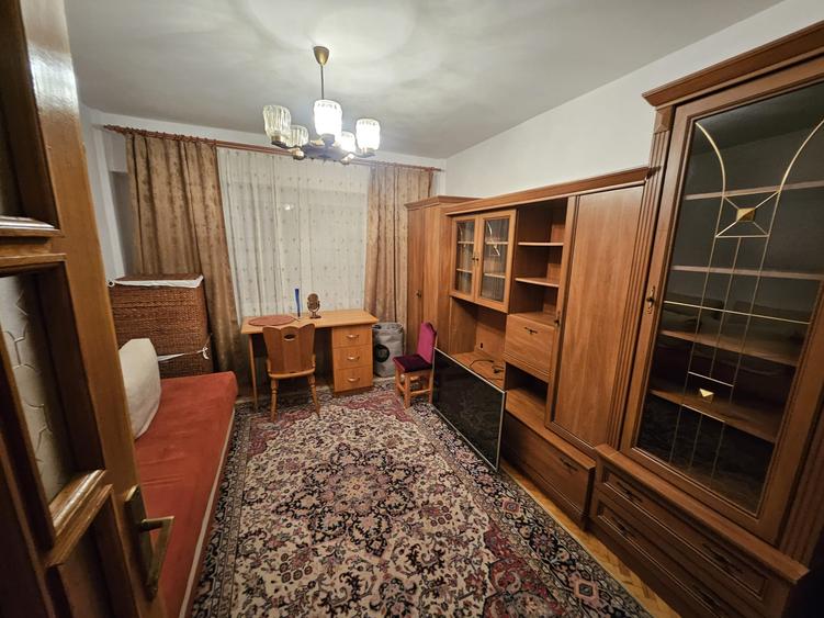 Apartament cu 4 camere de închiriat – ultracentral, Str. Alexandru Lăpușneanu
