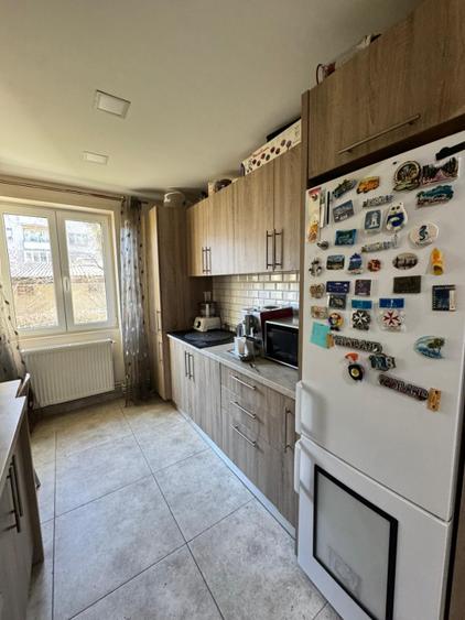 Apartament 3 camere, 89 mp, zona Sasar