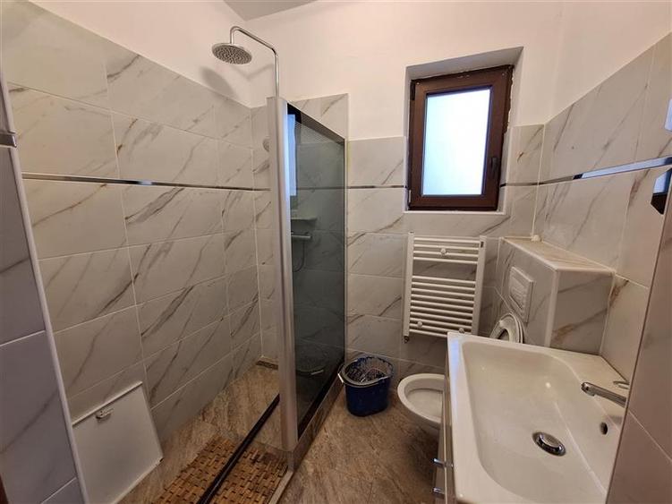 Casa in centrul Bacaului de inchiriat!
