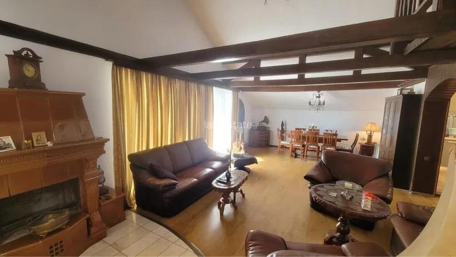 Copou, Sararie ,  Vila P+E  su.= 240mp C2 = 31mp  C3 = 19mp  TEREN = 481mp  cu p - 2