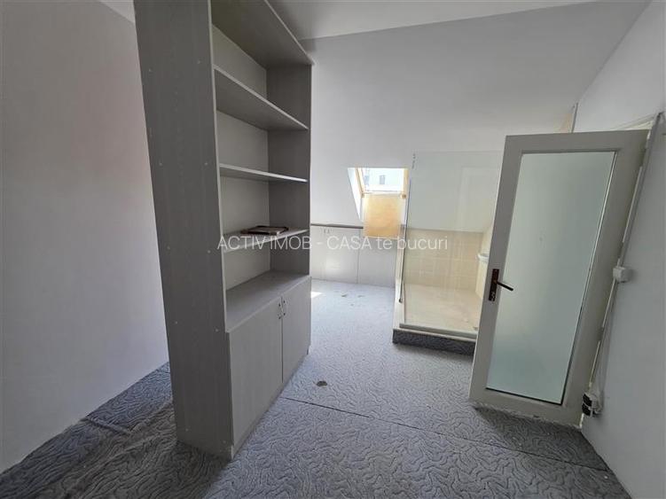 Vila cu piscina - Pipera - 5 camere - 3 bai - 218mp - 900mp teren